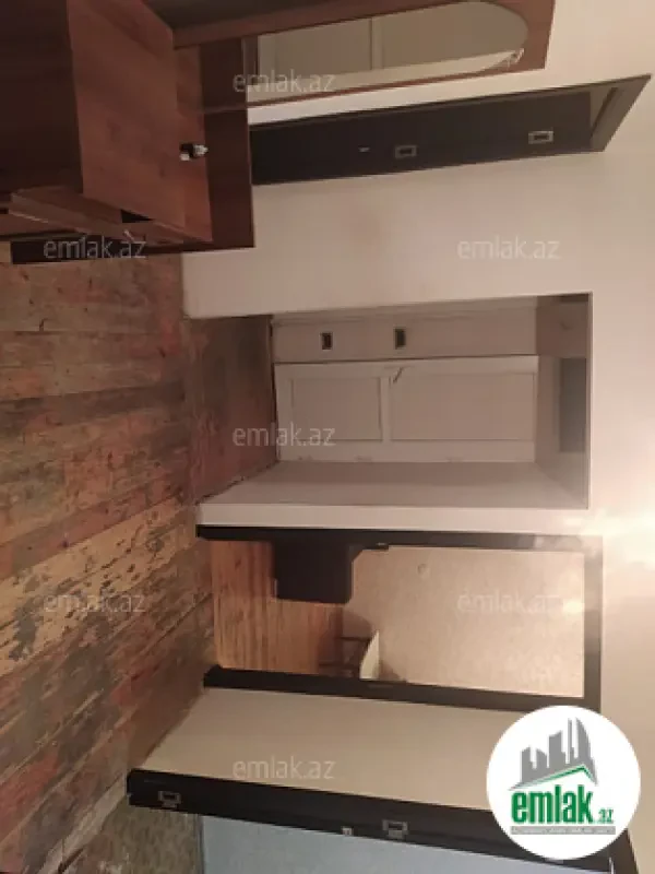 Satılır 3 otaqlı köhnə tikili 90 m²