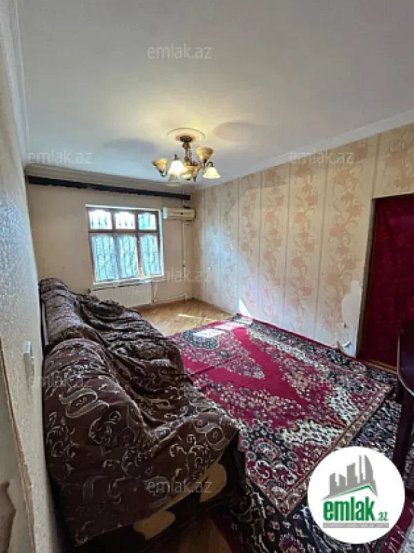 Satılır 2 otaqlı köhnə tikili 60 m²