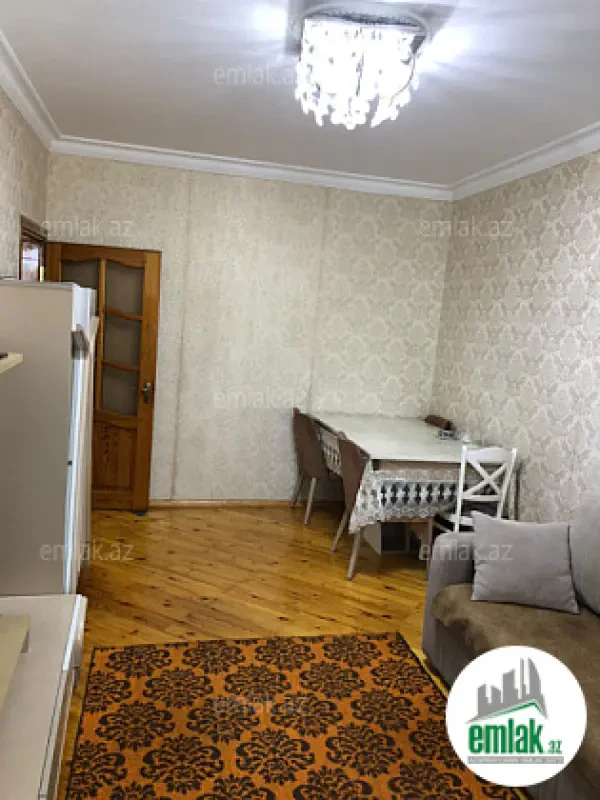 Satılır 2 otaqlı köhnə tikili 60 m²