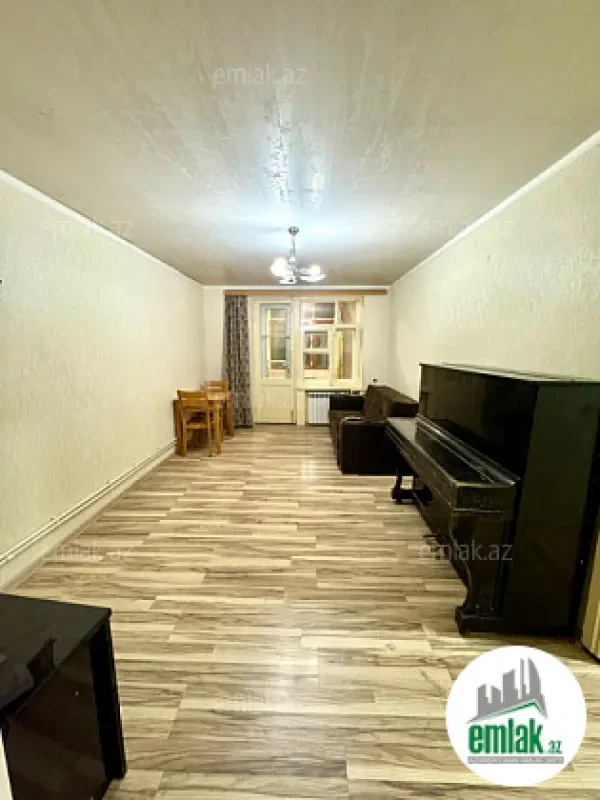 Satılır 2 otaqlı köhnə tikili 60 m²