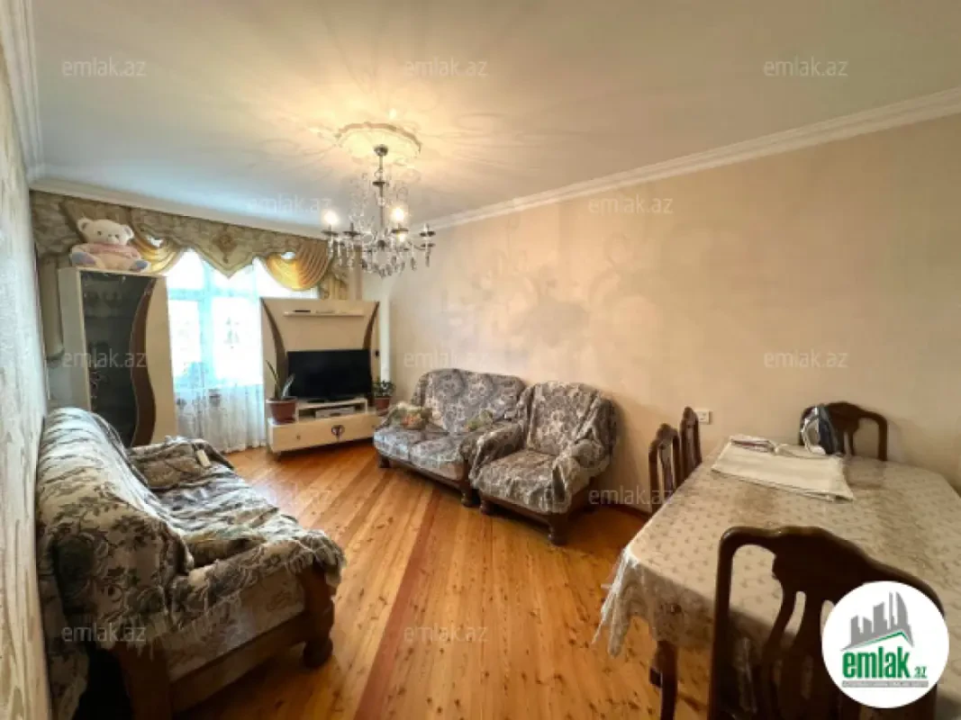 Satılır 3 otaqlı köhnə tikili 85 m²