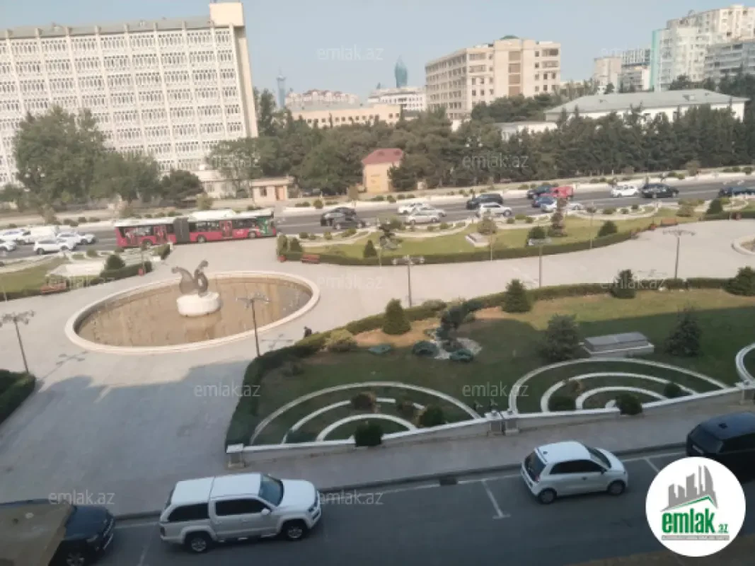 Satılır 3 otaqlı yeni tikili 140 m²