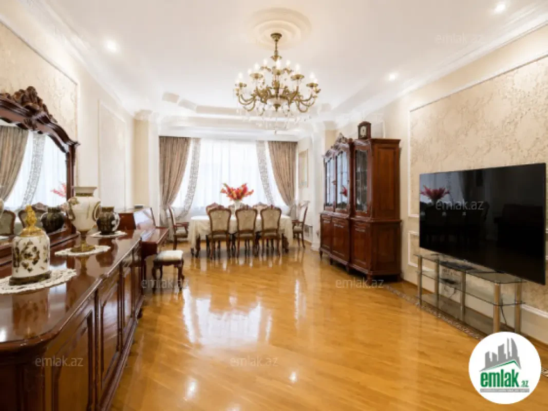Satılır 7 otaqlı yeni tikili 290 m²
