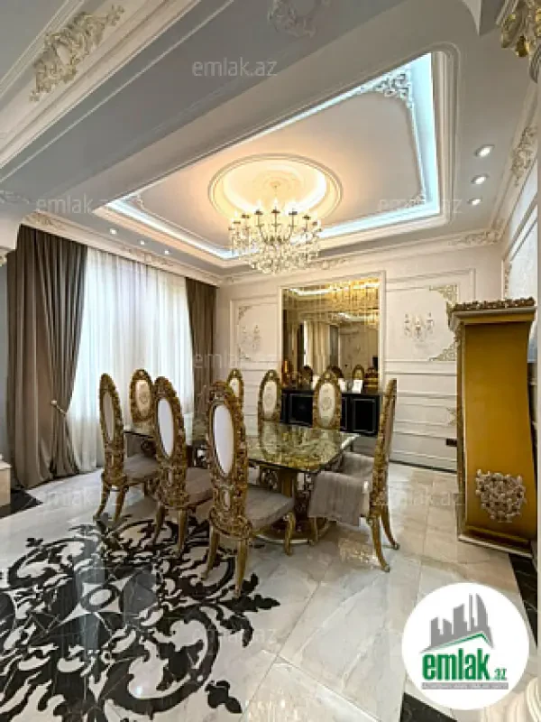 Satılır 3 otaqlı köhnə tikili 215 m²