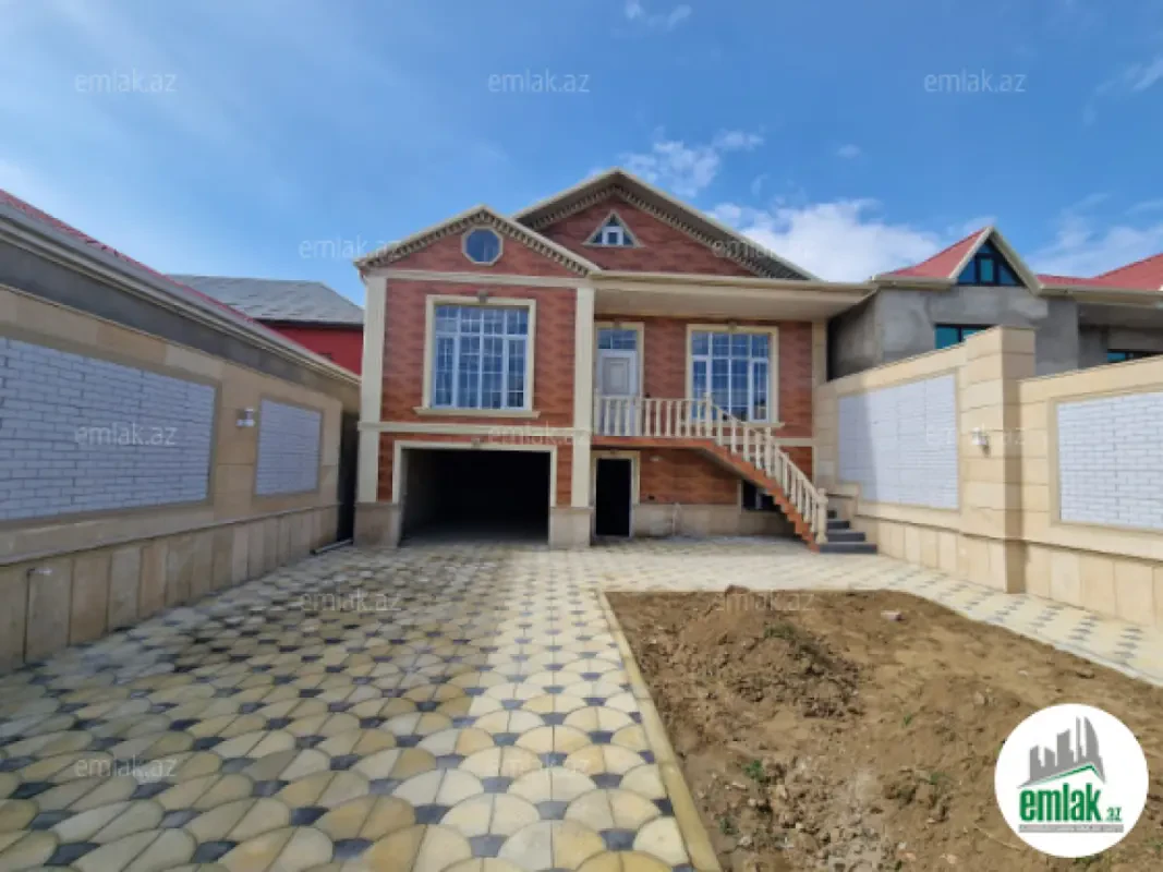 Satılır 4 otaqlı həyət evi 142 m²