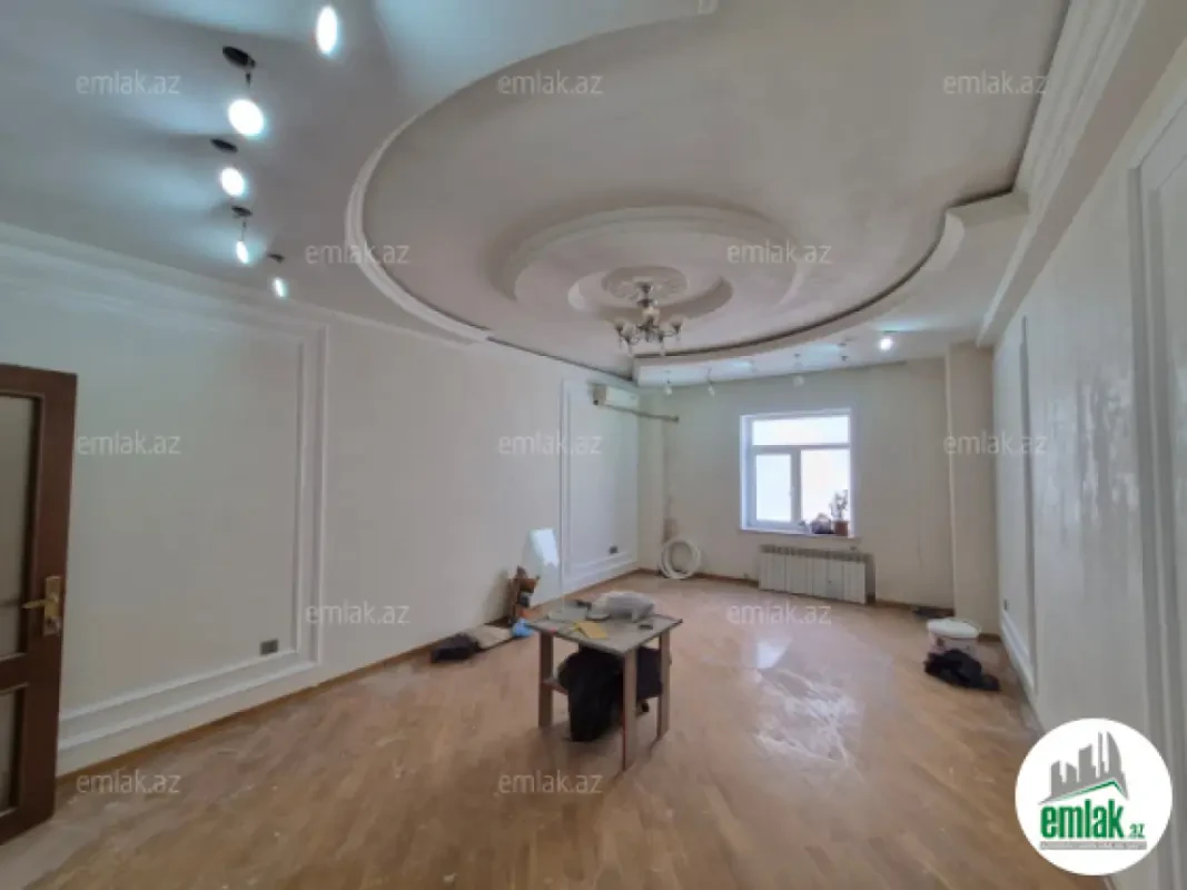 Satılır 2 otaqlı yeni tikili 110 m²