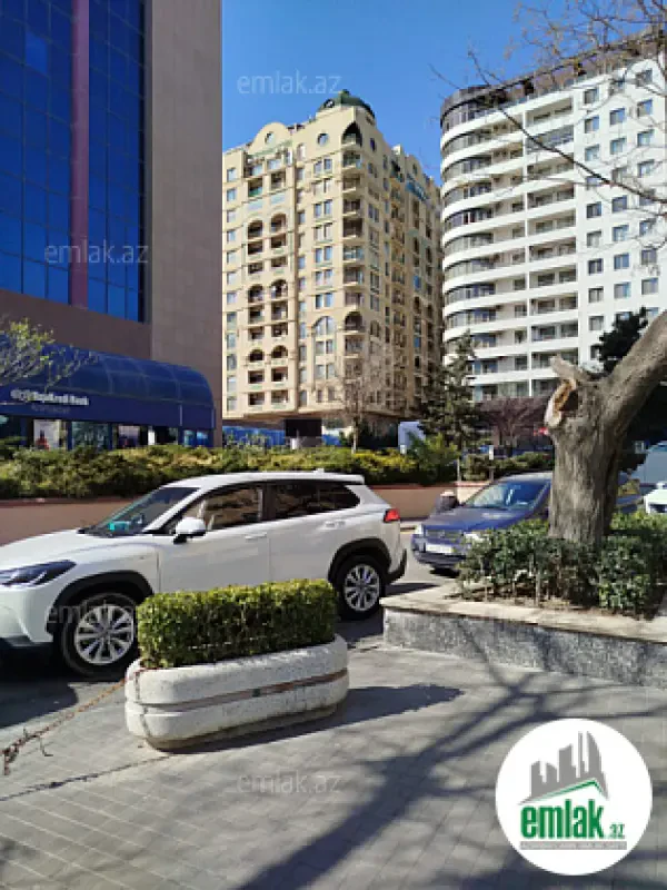 Satılır 3 otaqlı yeni tikili 137 m²