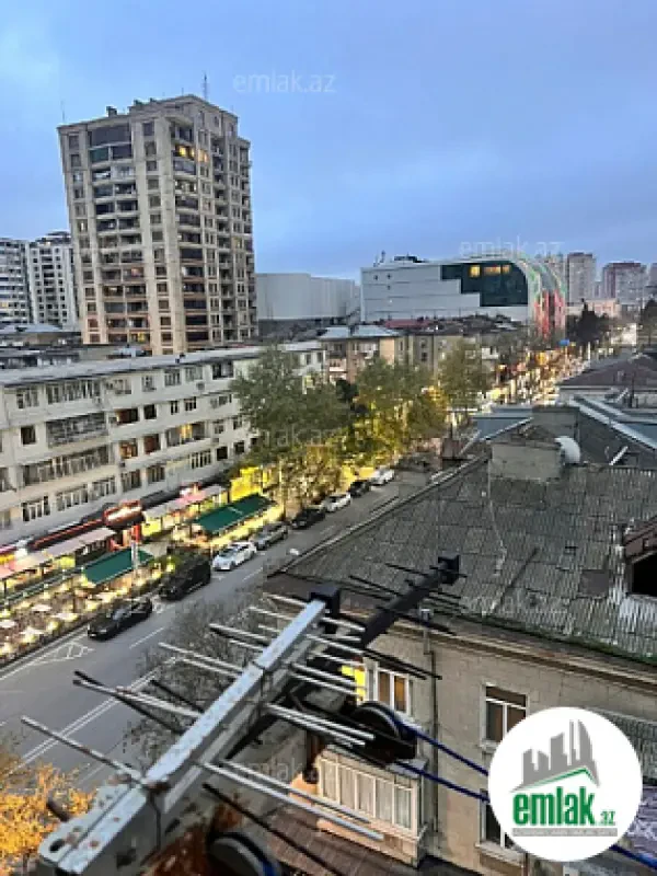 Satılır 2 otaqlı köhnə tikili 50 m²
