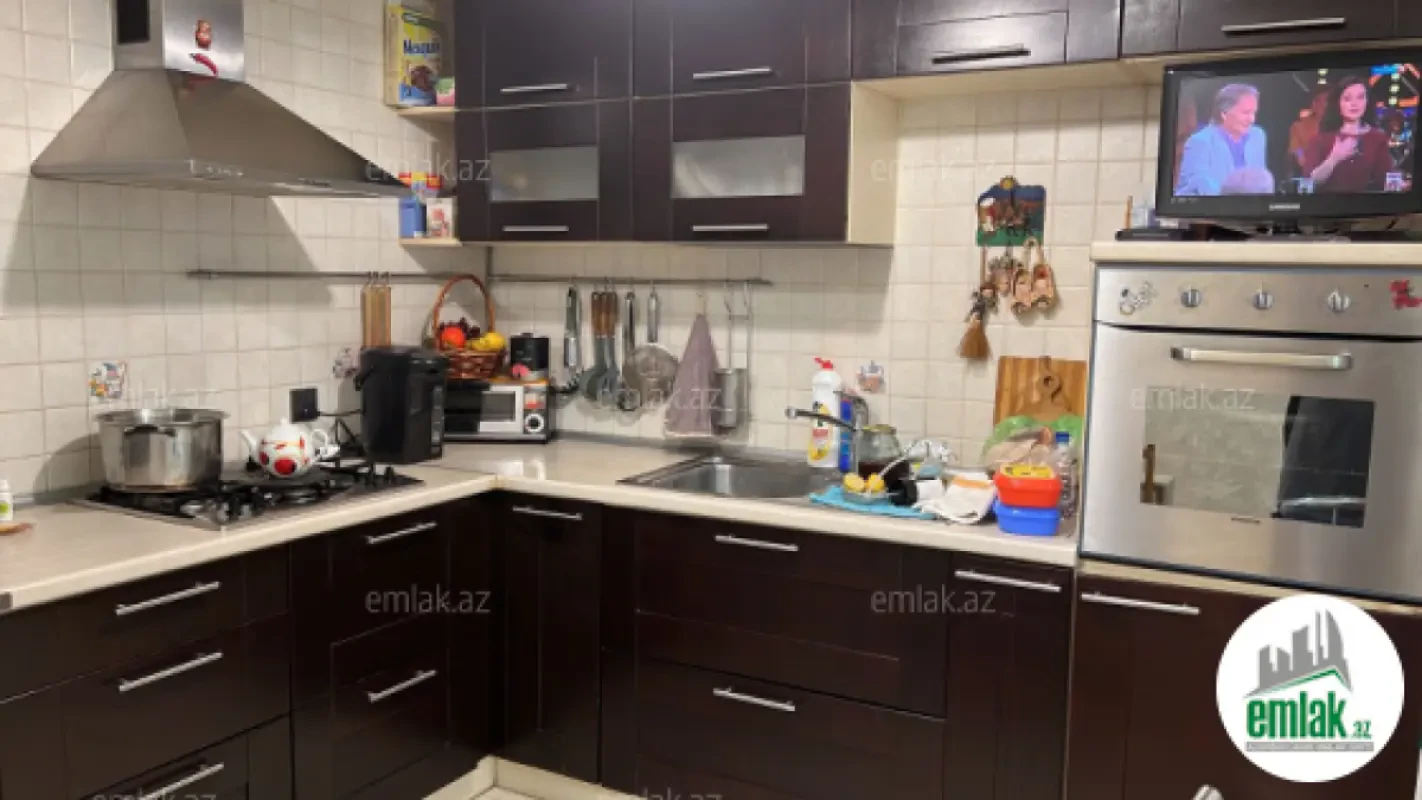 Satılır 3 otaqlı köhnə tikili 90 m²