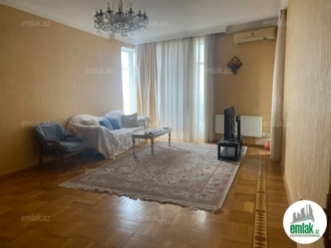 Satılır 3 otaqlı yeni tikili 125 m²