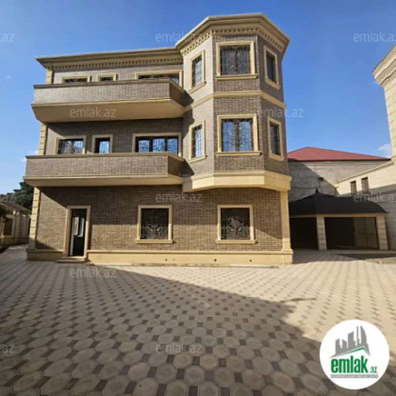 Satılır 10 otaqlı həyət evi 520 m²