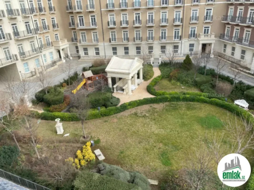 Satılır 4 otaqlı yeni tikili 155 m²