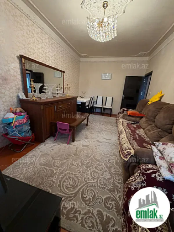 Satılır 3 otaqlı köhnə tikili 85 m²