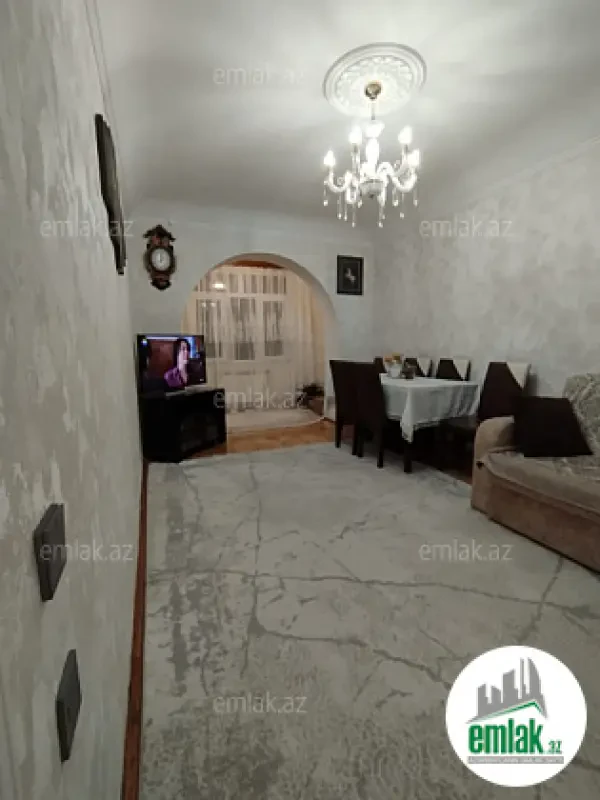 Satılır 3 otaqlı köhnə tikili 90 m²