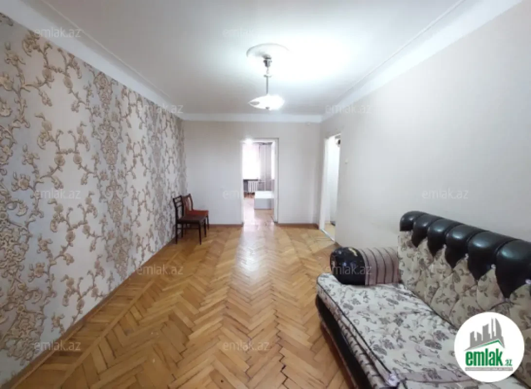 Satılır 2 otaqlı köhnə tikili 55 m²