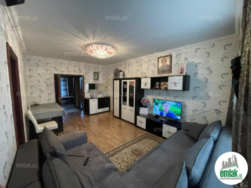 Satılır 4 otaqlı köhnə tikili 120 m²