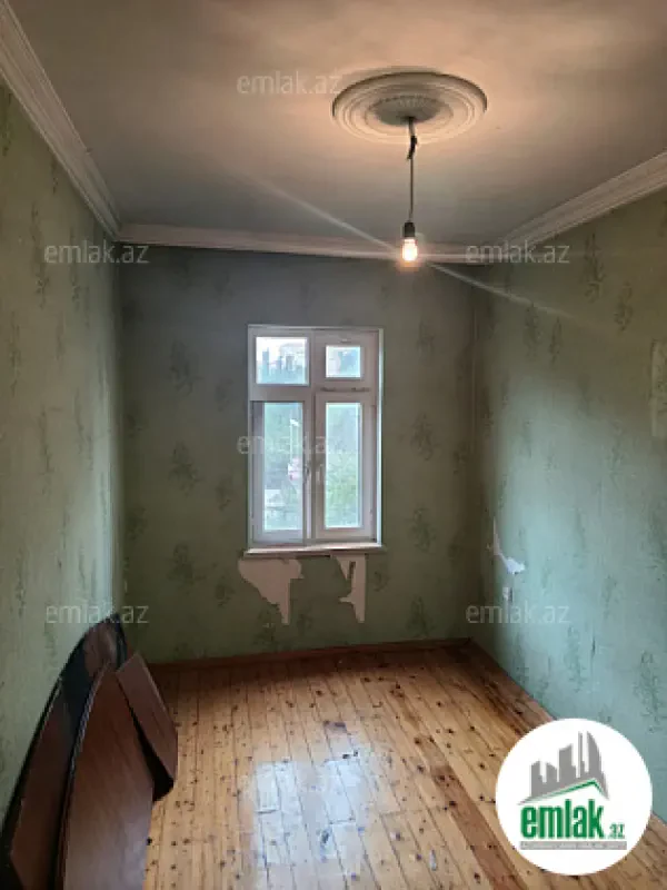Satılır 2 otaqlı köhnə tikili 56 m²