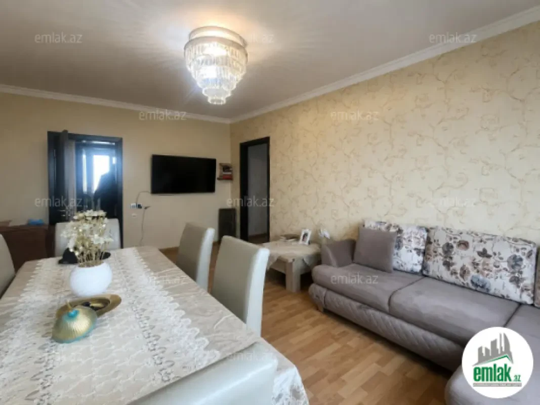Satılır 4 otaqlı köhnə tikili 115 m²