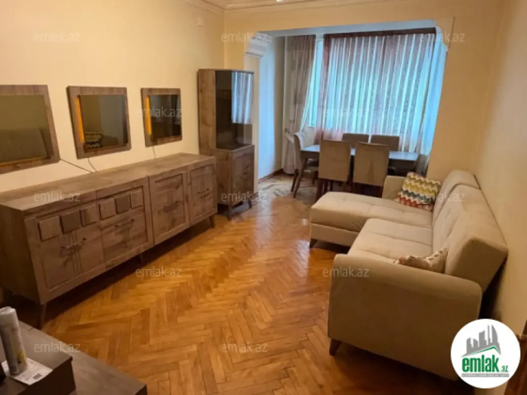 Satılır 3 otaqlı köhnə tikili 80 m²
