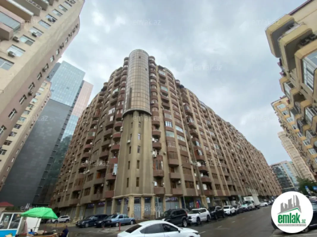Satılır 2 otaqlı yeni tikili 65 m²