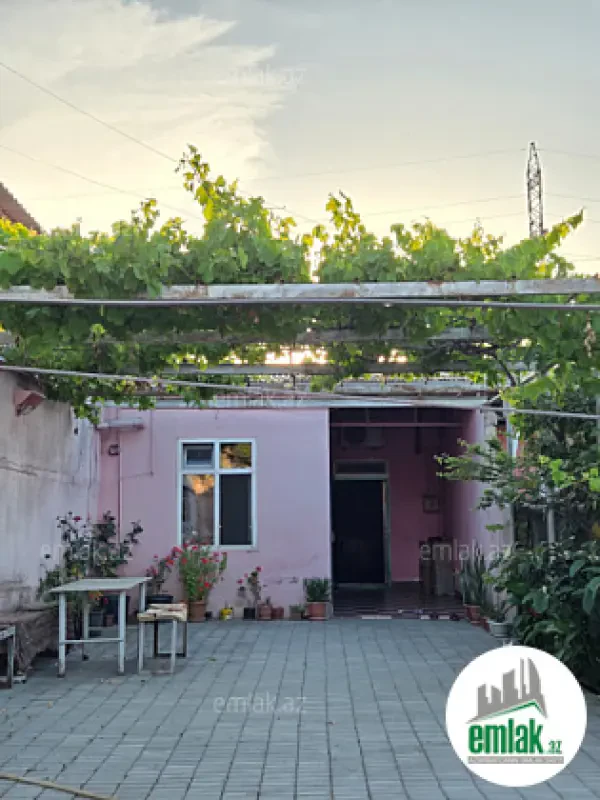 Satılır 2 otaqlı həyət evi 74 m²