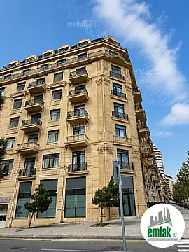 Satılır 4 otaqlı yeni tikili 165 m² — Bakı 4 otaq 165.00 m²