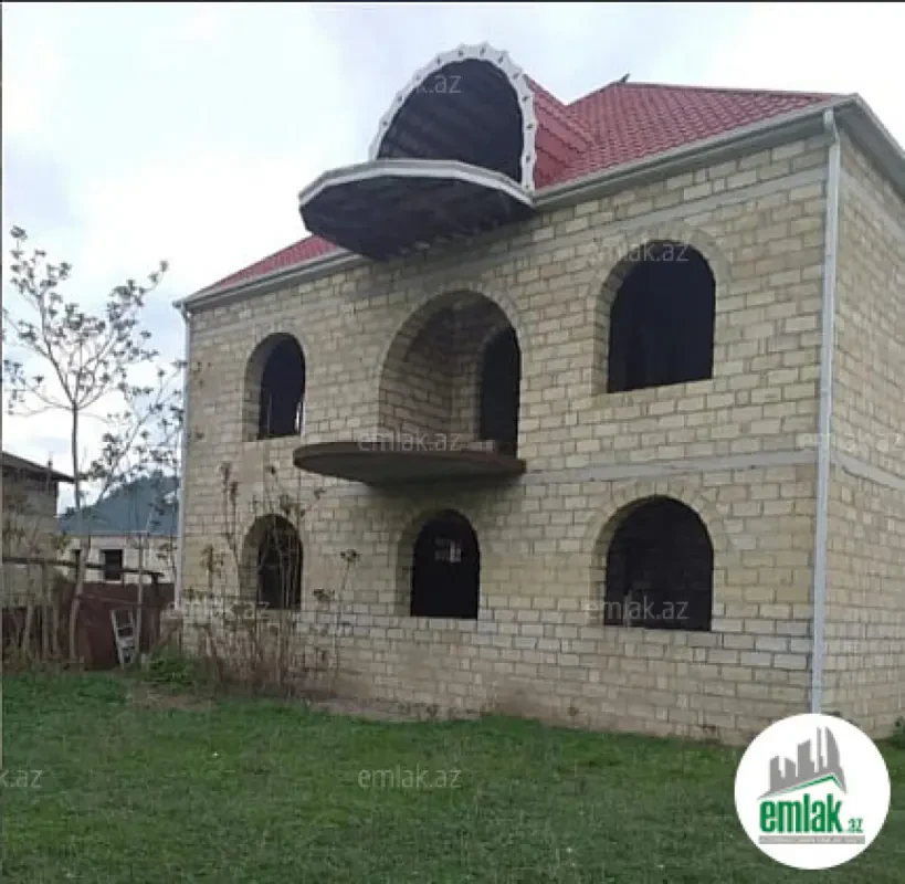 Satılır 7 otaqlı həyət evi 350 m²