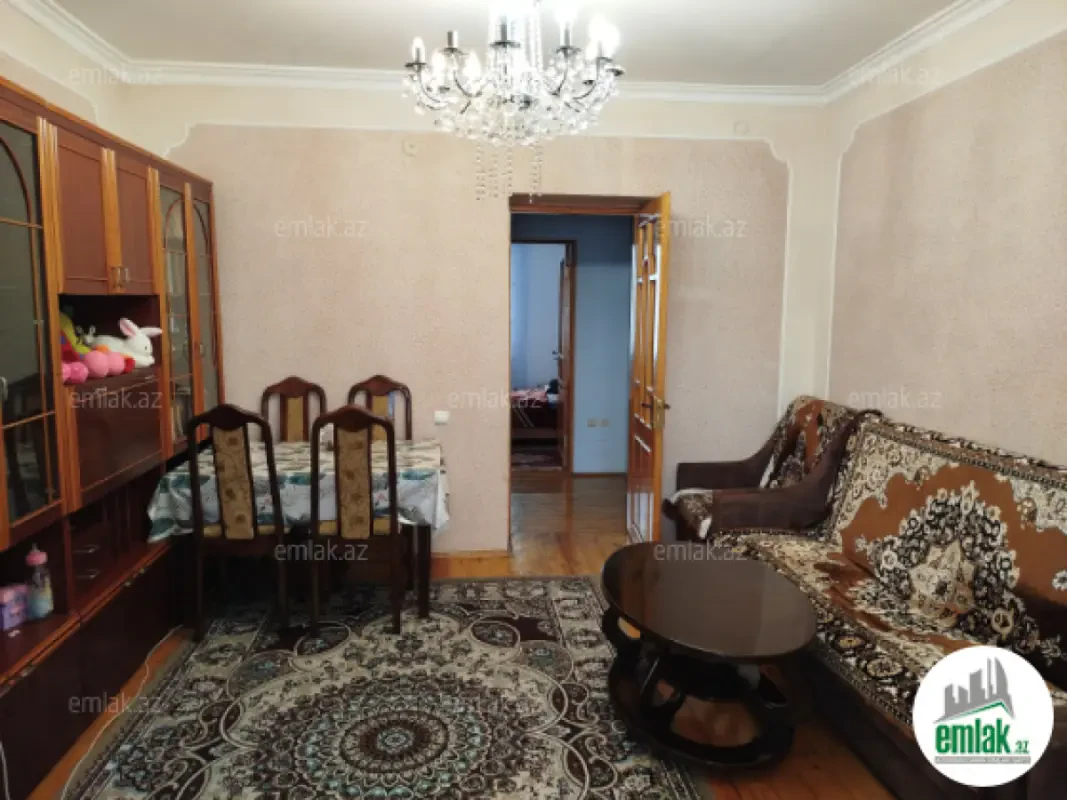 Satılır 3 otaqlı köhnə tikili 70 m²
