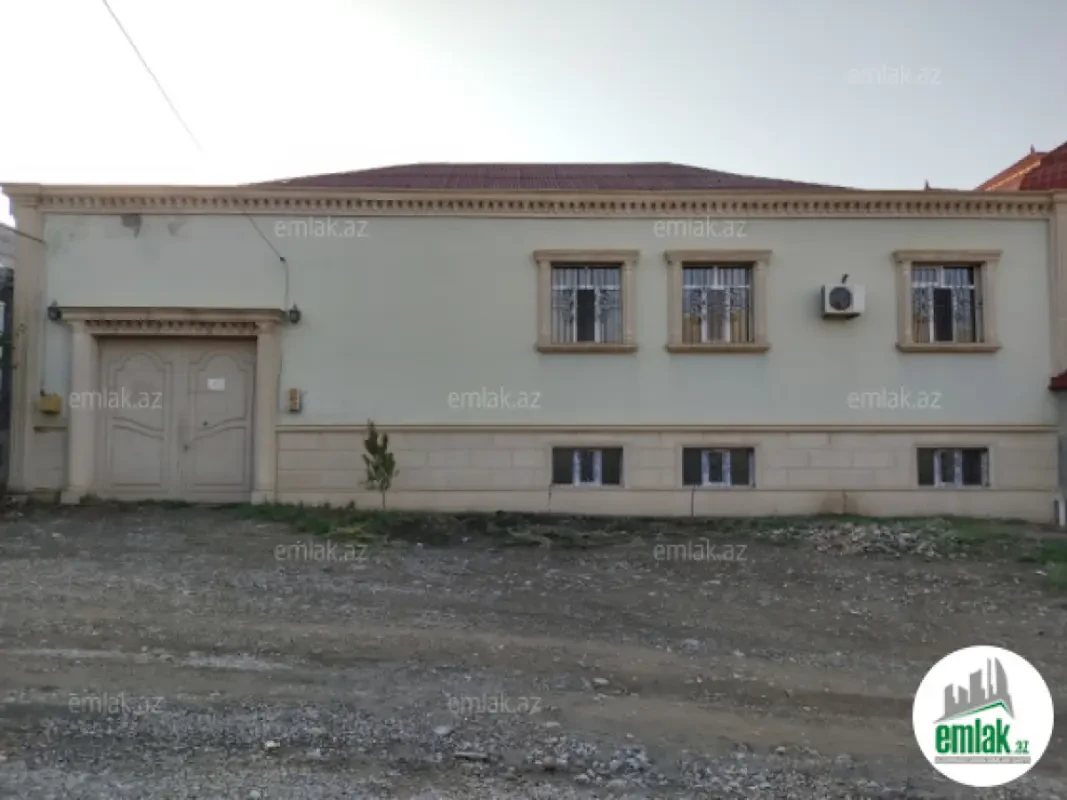 Satılır 8 otaqlı həyət evi 286 m²