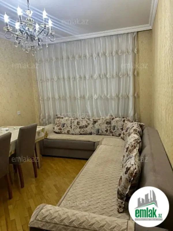 Satılır 4 otaqlı köhnə tikili 100 m²