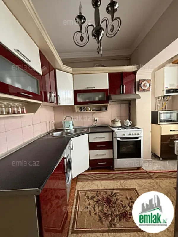 Satılır 3 otaqlı köhnə tikili 80 m²