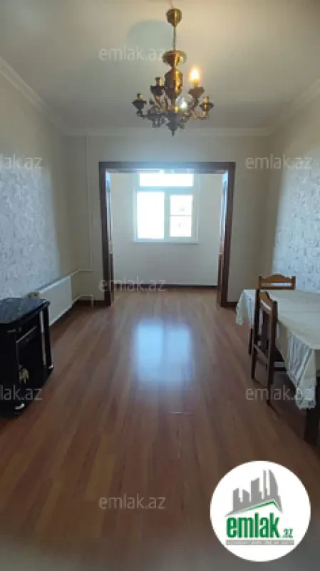 Satılır 3 otaqlı köhnə tikili 90 m²