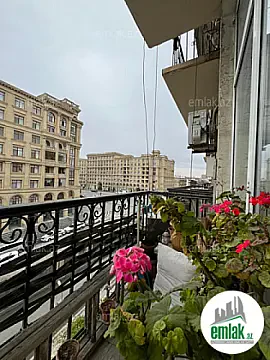 Satılır 2 otaqlı köhnə tikili 50 m² — Bakı 2 otaq 50.00 m²