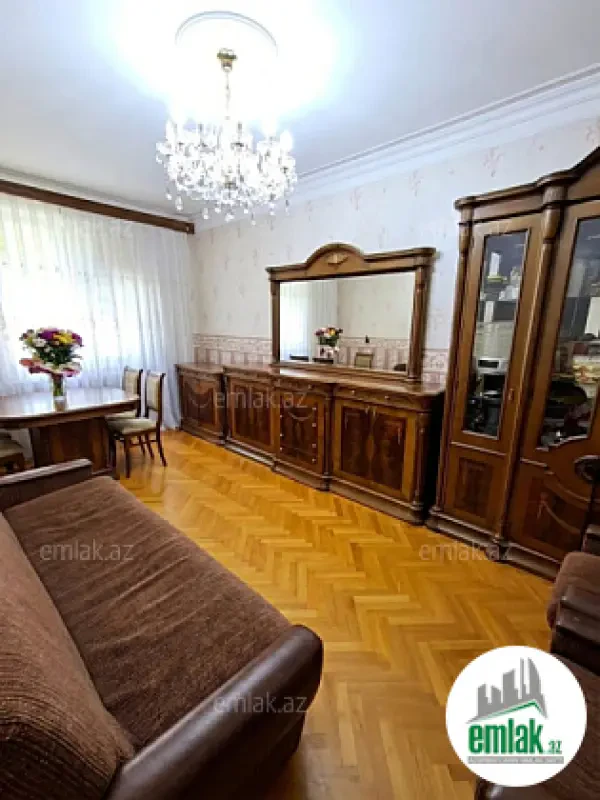 Satılır 3 otaqlı köhnə tikili 90 m²