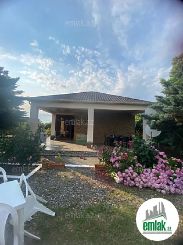 Satılır 4 otaqlı həyət evi 120 m²