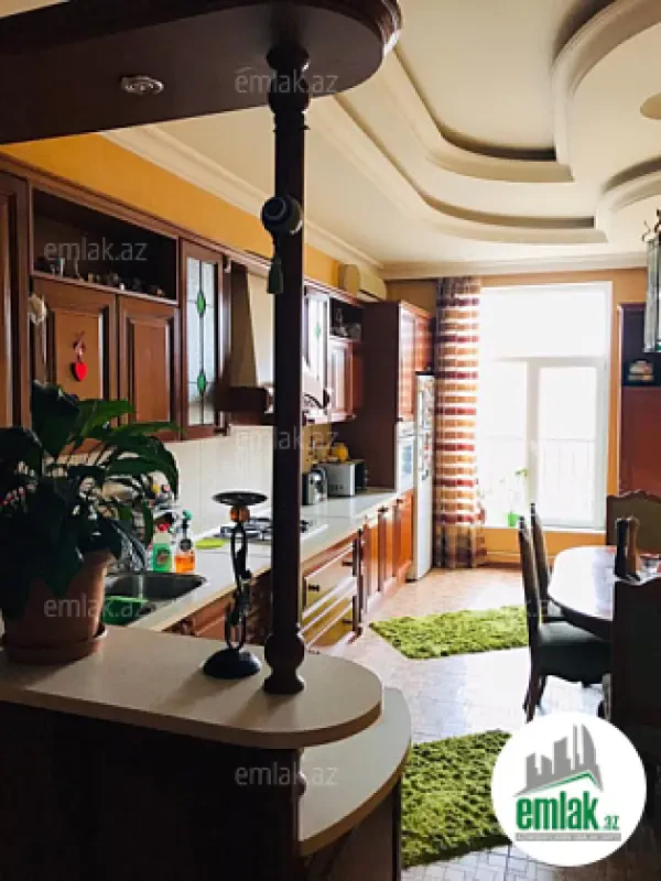 Satılır 5 otaqlı yeni tikili 200 m²