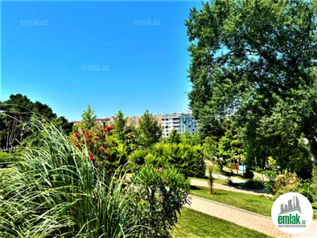 Satılır 4 otaqlı köhnə tikili 85 m²