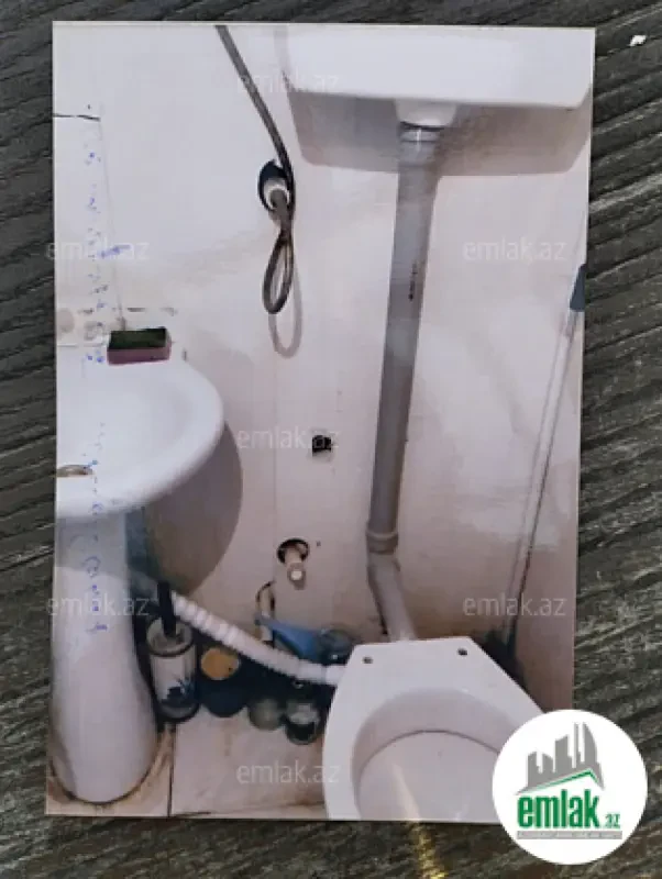 Satılır 1 otaqlı köhnə tikili 17 m²