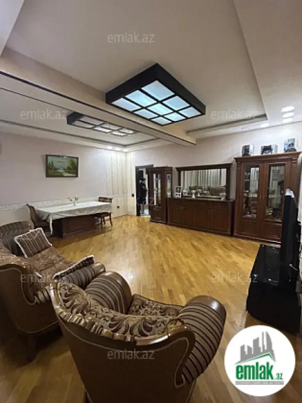 Satılır 3 otaqlı yeni tikili 125 m²