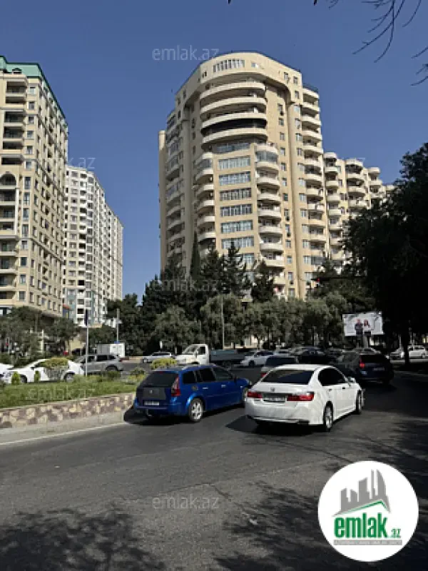 Satılır 4 otaqlı yeni tikili 180 m²