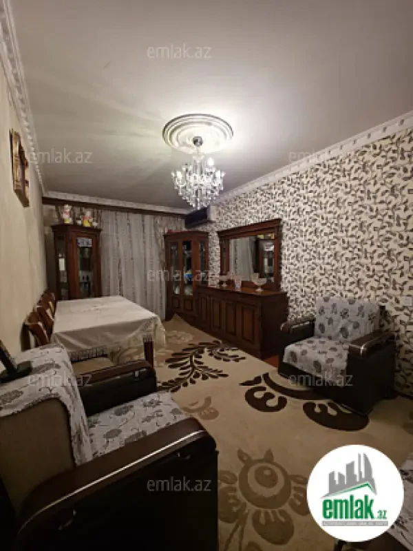 Satılır 6 otaqlı köhnə tikili 140 m²