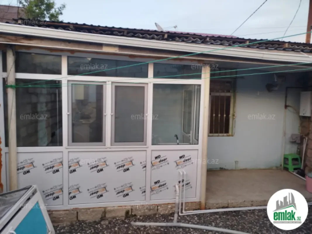 Satılır 1 otaqlı həyət evi 40 m²