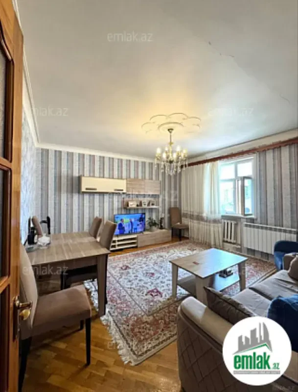 Satılır 3 otaqlı köhnə tikili 90 m²
