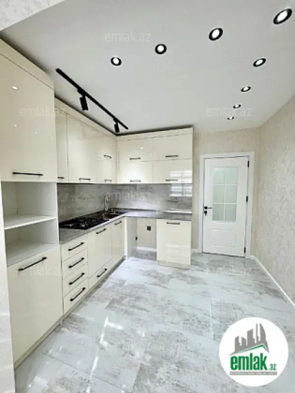 Satılır 3 otaqlı köhnə tikili 90 m²
