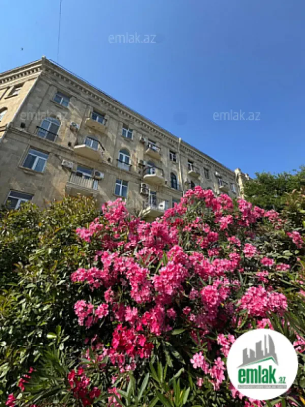 Satılır 2 otaqlı köhnə tikili 50 m²