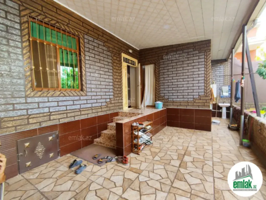 Satılır 4 otaqlı həyət evi 100 m²