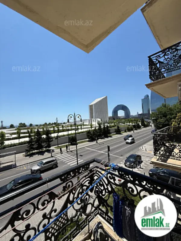 Satılır 3 otaqlı köhnə tikili 75 m²