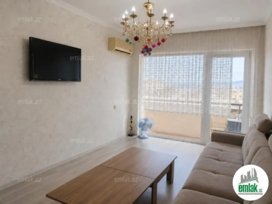 Satılır 2 otaqlı köhnə tikili 75 m²