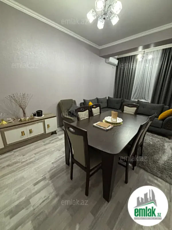 Satılır 4 otaqlı köhnə tikili 113 m²