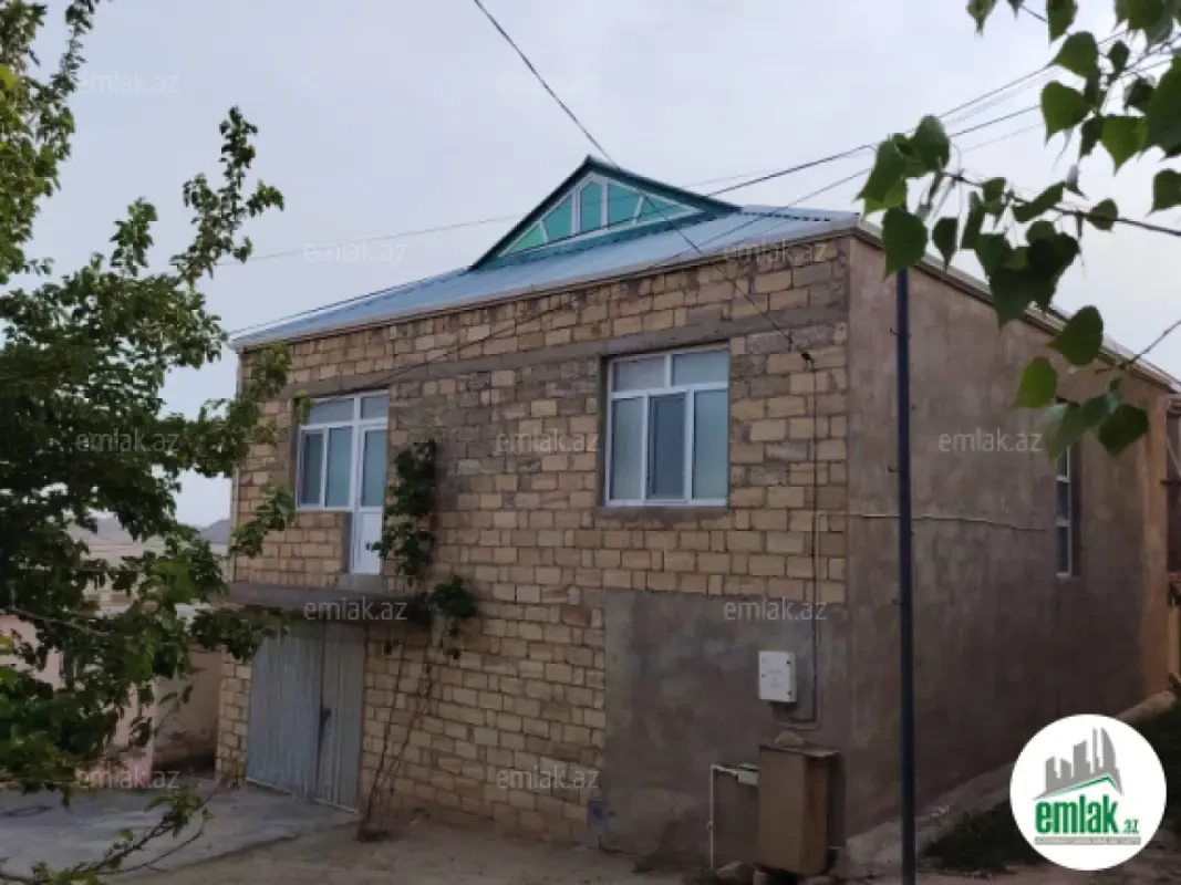 Satılır 4 otaqlı həyət evi 100 m²